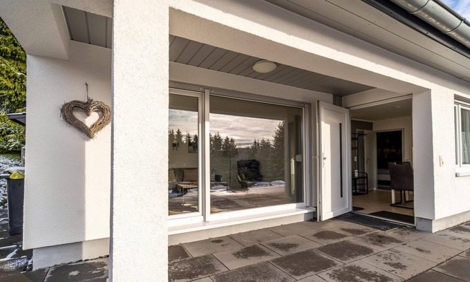 Goldlauter House | Tranquil Forestside Getaway