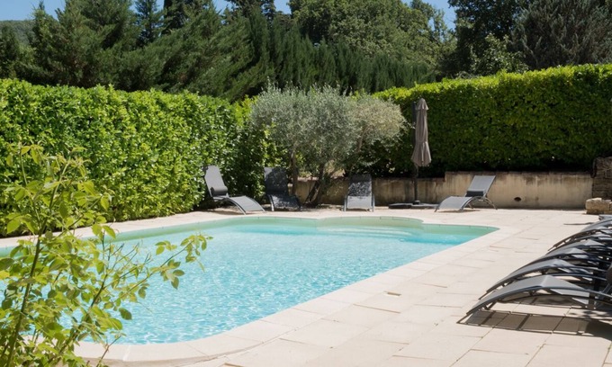 Apt Villa | Tranquil hilltop house with breathtaking views, pool and garden - 800m from town