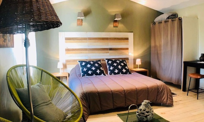 Beaucaire Other | Tranquil Provençal Retreat for 2: Modern Comfort in Idyllic Countryside