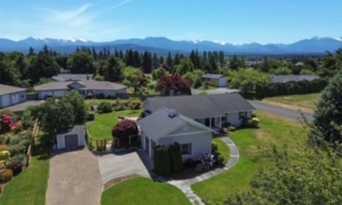 Sequim House | Tranquil Retreat in the Heart of Sequim –Your Gateway to the Olympic Peninsula