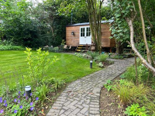 Cinderford Ski Chalet | Tranquil Spot Shepherds Hut