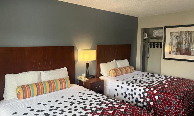 Downtown Eugene Hotel | Travelers Inn Eugene University