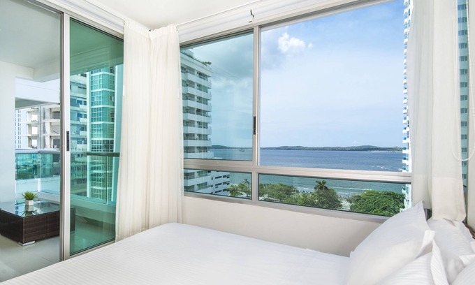 Castillogrande Apartment | Travelers Suites Orange Cartagena