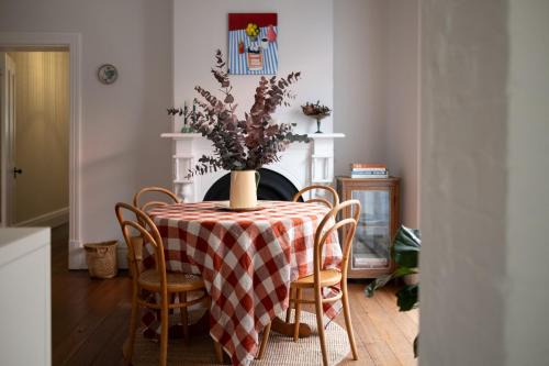 Fremantle Villa | Traveller's Return Retreat