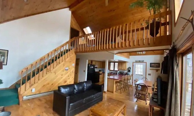 Wevertown House | Tree Tops. Sleeps 12. 20 minutes to Lake George. 5 minutes to Gore Mountain!