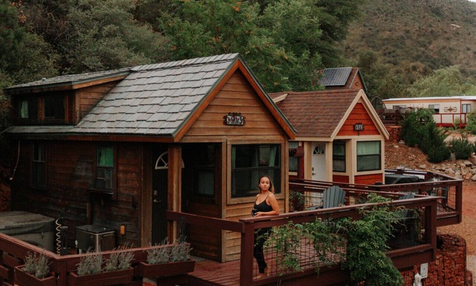 Sedona House | Treehouse Vibes + Canyon Views + Private Hot Tub