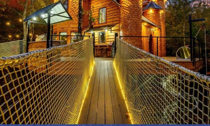 Broken Bow Cabin | Treetopia Treehouse!Waterfall!3Story Slide!OutdoorBed!Nest Hottub!Sauna!