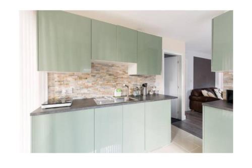 Acocks Green Apartment | treetops flat3 Hall Green B28