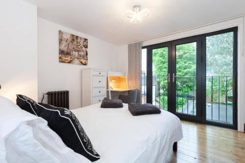 Oxford House | Trendy Terraced House in Central Oxford