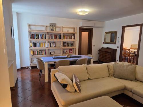 Tricesimo Apartment | Tricesimo Appartamento Suite in Centro Storico