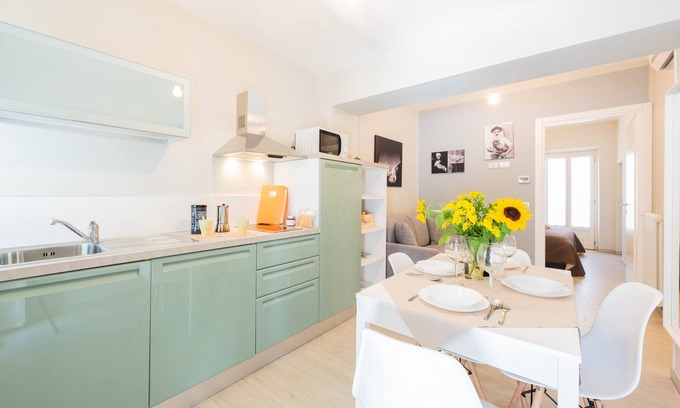 Alba House | Trifulhouse holiday apartments: THE ENTIRE PALACE! max occupancy 16 guests