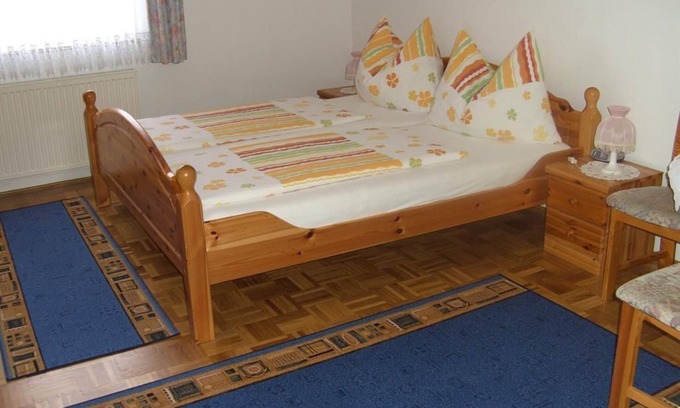 Straden Bed & Breakfast | Triple room no. 1 - Gästehaus Stöckler