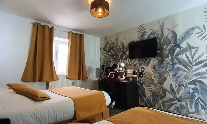 Arbigny Apartment | Triple room sleeps 3