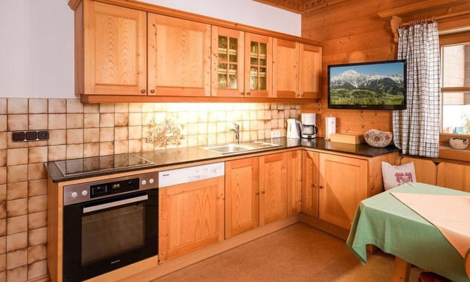 Leogang Bed & Breakfast | Triple room with shower, WC - Herzog, Haus