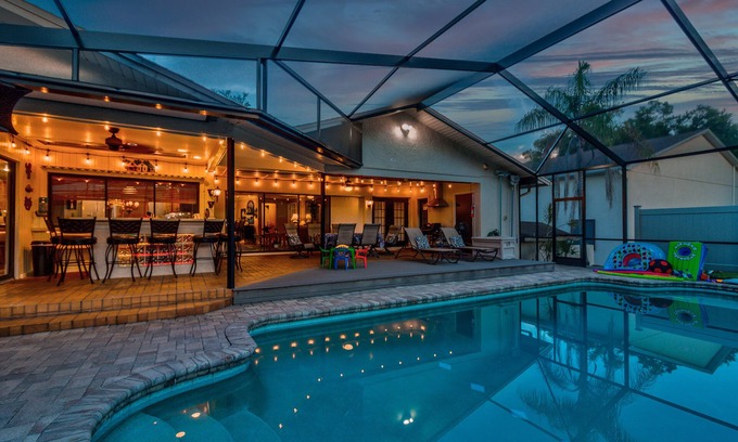 Hidden Lake Estates House | Trop Resort Home,4 Kings & Qn, Spa, Tiki Bar, PoolBath, Margarita Machine, Grill
