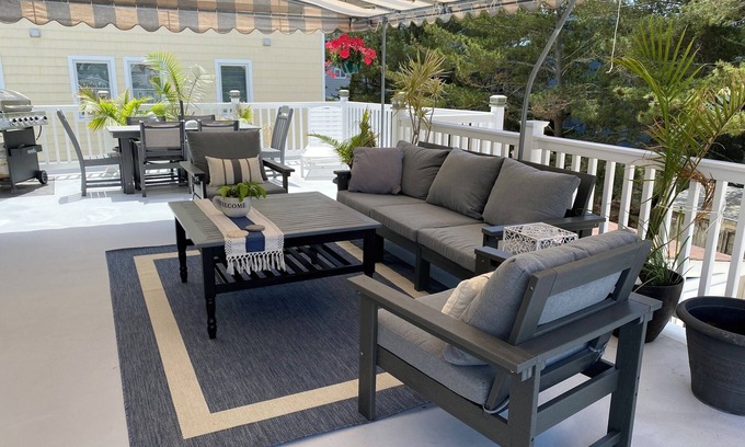 Holgate Condo | Tropical Feel-2nd floor, Huge Covered Furnished Deck-Quietest Area of Island