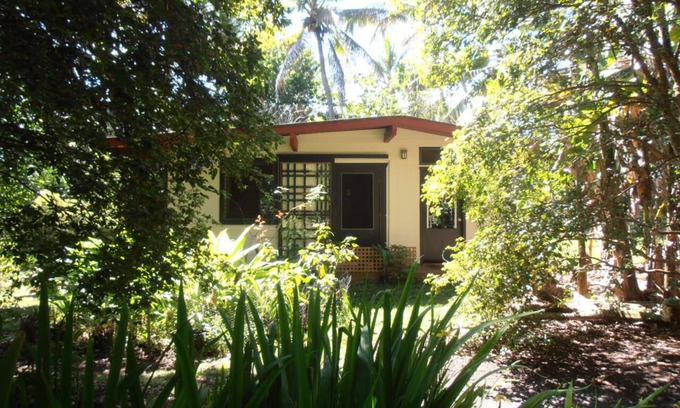 Kehena Beach Estates House | Tropical garden bungalow - all the comforts