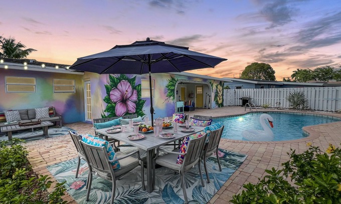 Central Fort Lauderdale House | Tropical Oasis Retreat - Private yard w Pool, Fire Pit -15 mins to beach!