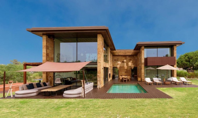 Carvalhal Villa | Troya Regal Villa by CadenzaLux