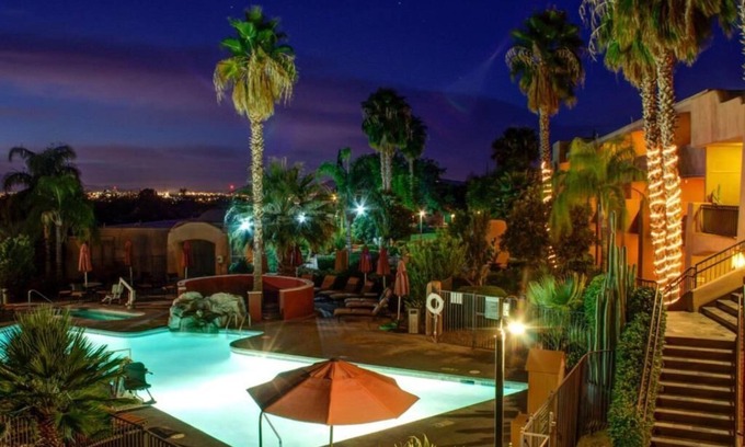 Casas Adobes House | Tucson's Serene Oasis with complimentary breakfast