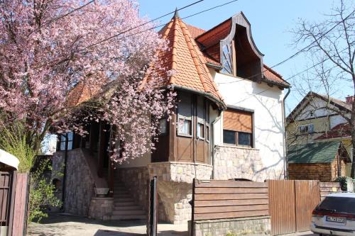 Miskolc House | Tulipán Vendégház