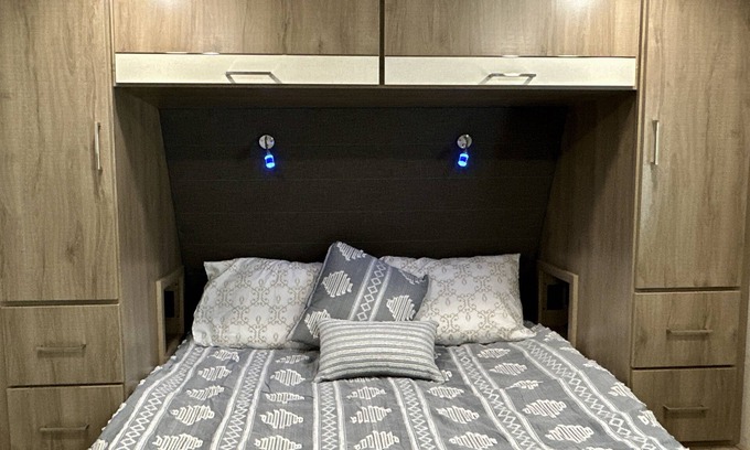 Hot Springs House | Turn-key Glamping at its finest!