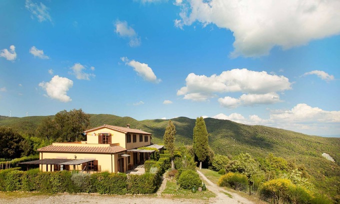 Riparbella Villa | Tuscan farmhouse surrounded by nature and near the sea for 25 people