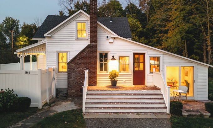 Clinton Corners House | Twin Cedar Pond: Modern Farmhouse w/Sprawling Deck and Oversized Indoor Hot Tub