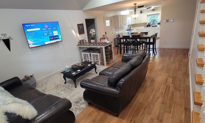 Somerset House | Twin Lakes House - Spacious 4BR/3BA Lake Cumberland- Somernites Cruise -Pets OK