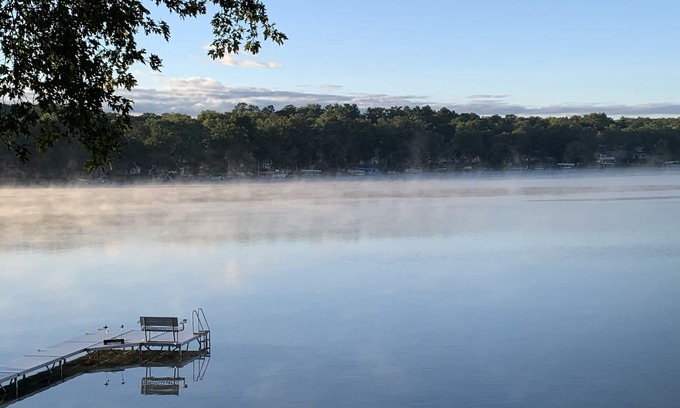 Twin Lakes House | ~Twin Lakes Lakefront with optional pontoon for Rent!~