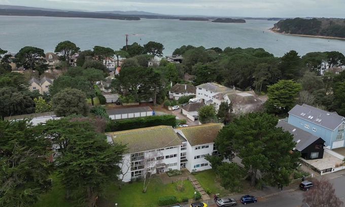 Sandbanks Condo | Two bedroom apartment with balcony dog friendly