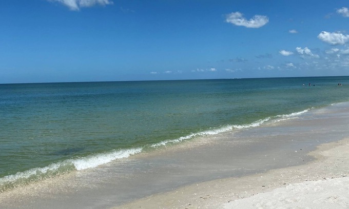 North Naples House | TWO MILES FROM THE BEACH!!!