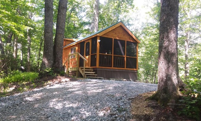 Brevard House | Two Rivers Cabins - The Mountaintop