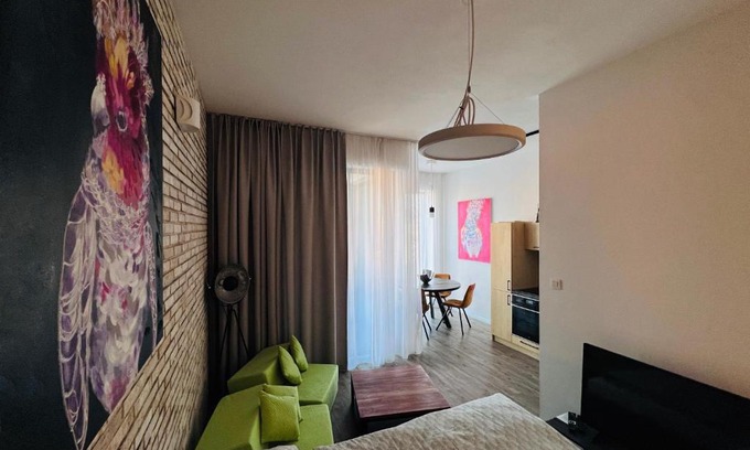 Zilina Apartment | TwoParrots app. with garage, balkony, citycenter
