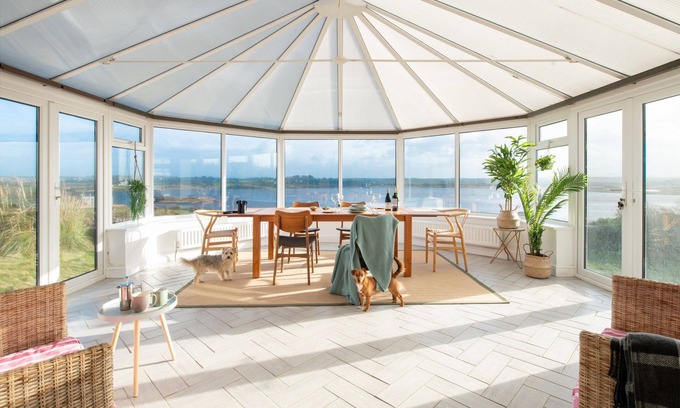 Rhosneigr House | Tyn Pwll five bedroom, pet-friendly holiday home in Anglesey