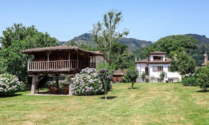 Cangas de Onis House | Typical Asturian house in full nature, but 5 min walk to the center of Cangas