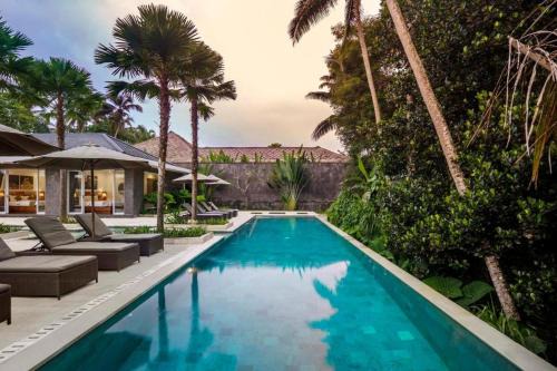 Melayang Villa | Ubud Exotic 6 BR Villa Coconut Trees CYN