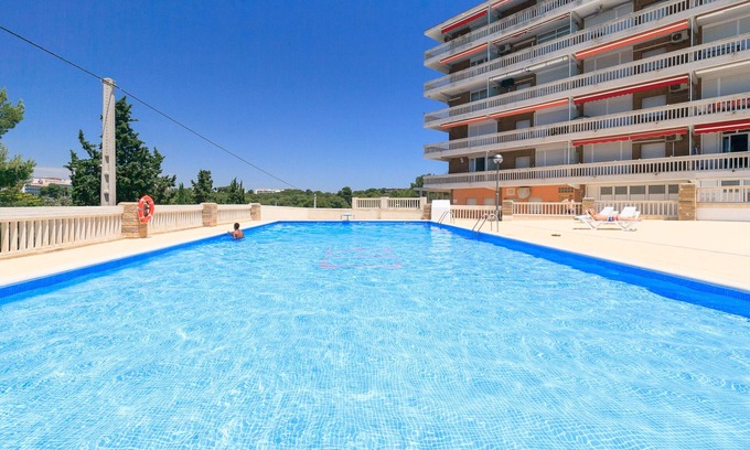 Cap de Salou Apartment | UHC CYE 6 · Apartamento en zona tranquila y piscina comunitaria