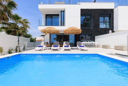 Vilafortuny Villa | UHC Villa Portofino