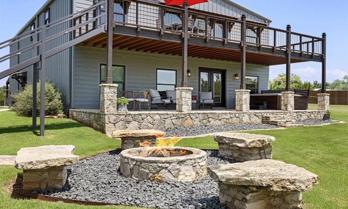 Glen Rose House | Ultimate Entertainment Getaway