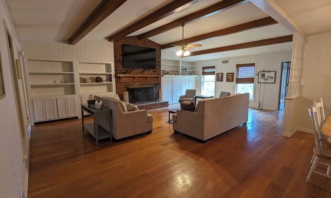 Jackson House | Ultimate Group Getaway Sleeps 18-Game Room-8BR/5BA