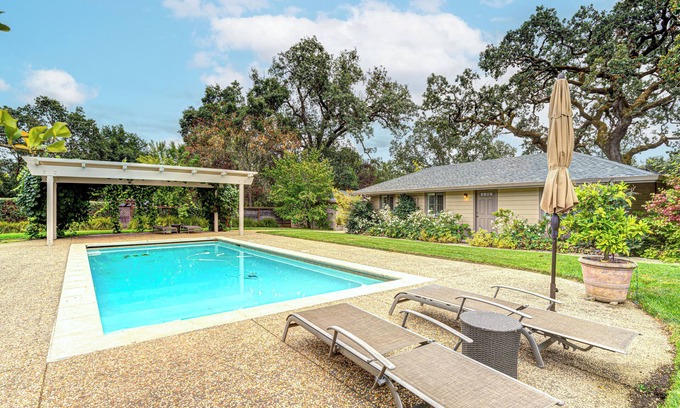 Santa Rosa Cottage | Ultimate Sonoma Valley Retreat for 4: Private Guest House and Cottage with Pool
