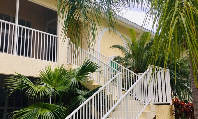 Venice House | UNFURNISHED Relaxing 2 bdrs,long term, condo in Venice, FL: 10 min from beaches!