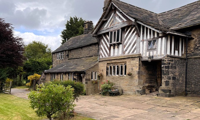 Elland House | Unique 550 year old Tudor Gentry House - East Wing