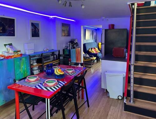 East Allegheny Apartment | Unique Artsy 2 Bdrm Apt 1.5 mi from Downtown