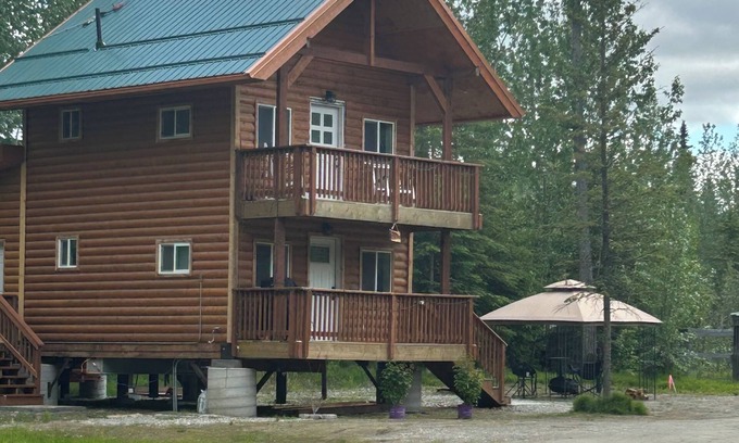 Fairbanks Cabin | Unique Cabin in Fairbanks, see the Aurora, fish/snow machine from the property