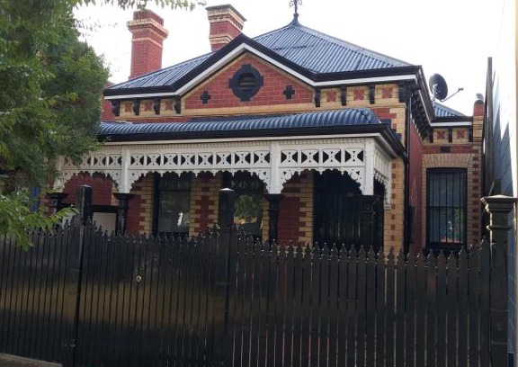 Bendigo House | Unique CBD home