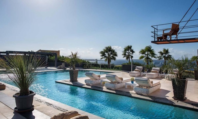 Chorafakia Villa | Unique design - location 500m from the sandy beach