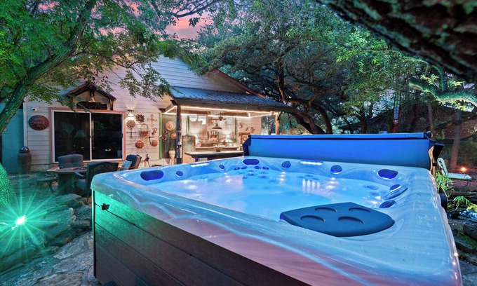 Hudson Bend Villa | Unique gated Villa with hot tub, mins from Lake Travis! Discounted boat rentals!