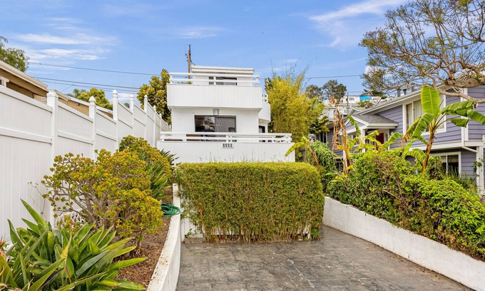 Summerland House | Unique & modern ocean view getaway close to the boardwalk - dog-friendly